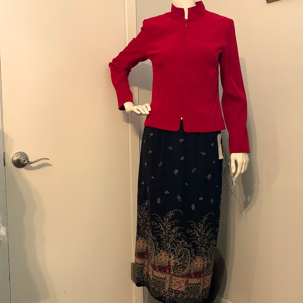 Very nice set in cherry color jacket with this black skirt size is medium or 6